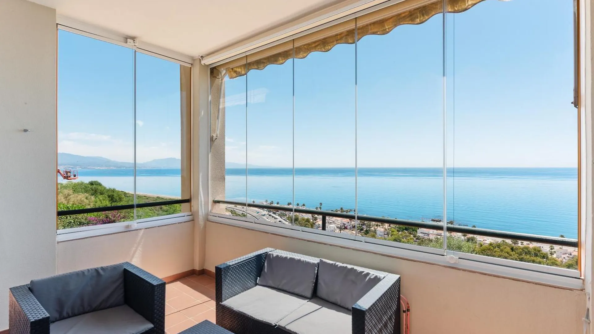 Panoramic Sea Views Apartment Manilva